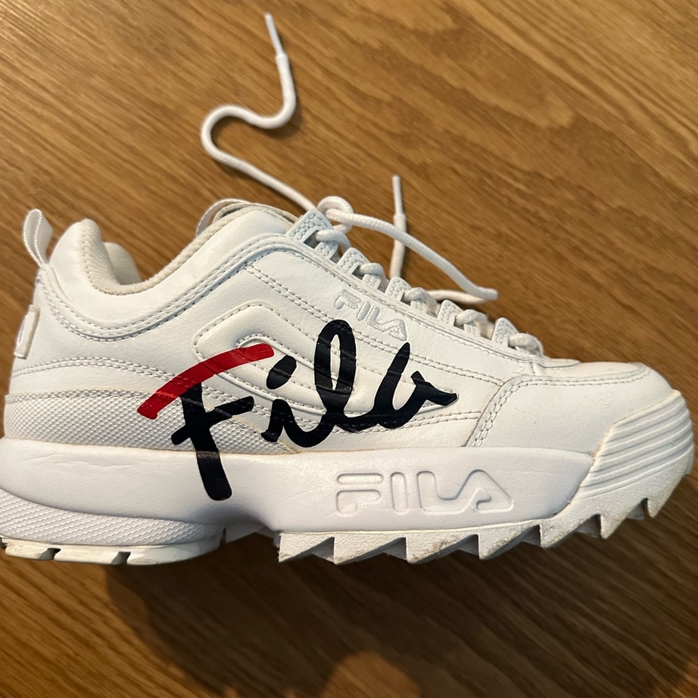 Fila almost new chunk white sneakers